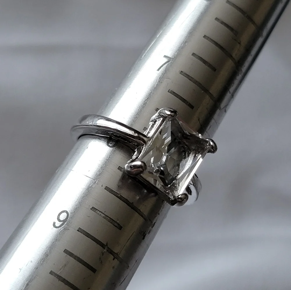 Ring solitaire faux